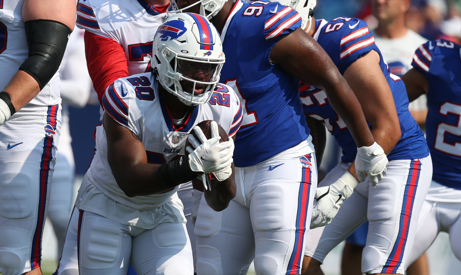 1019072894 McCoy Sports Buffalo Bills training camp
